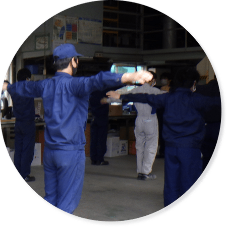 <p>健康カードと<br>ラジオ体操で<br>体調管理を意識！</p>